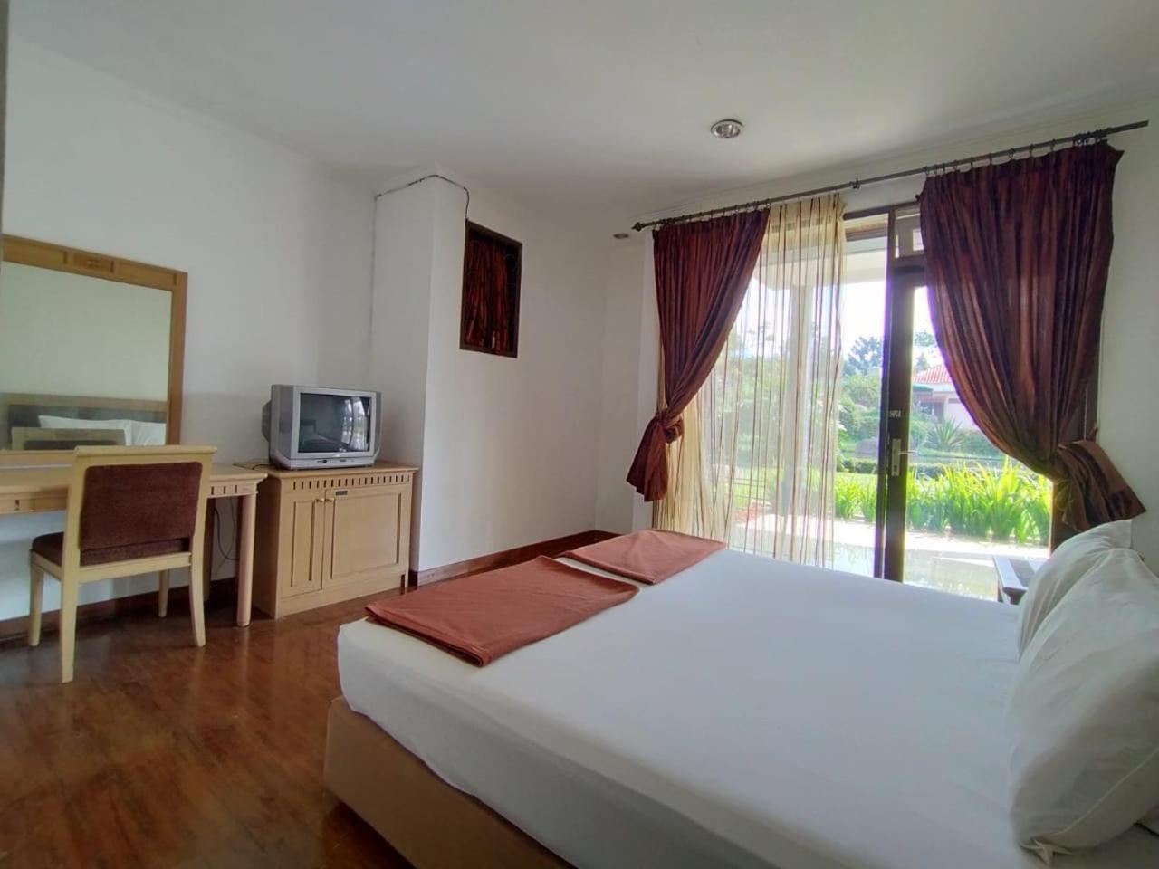 Villa Bukit Danau Lot 14 Cinengangirang ภายนอก รูปภาพ