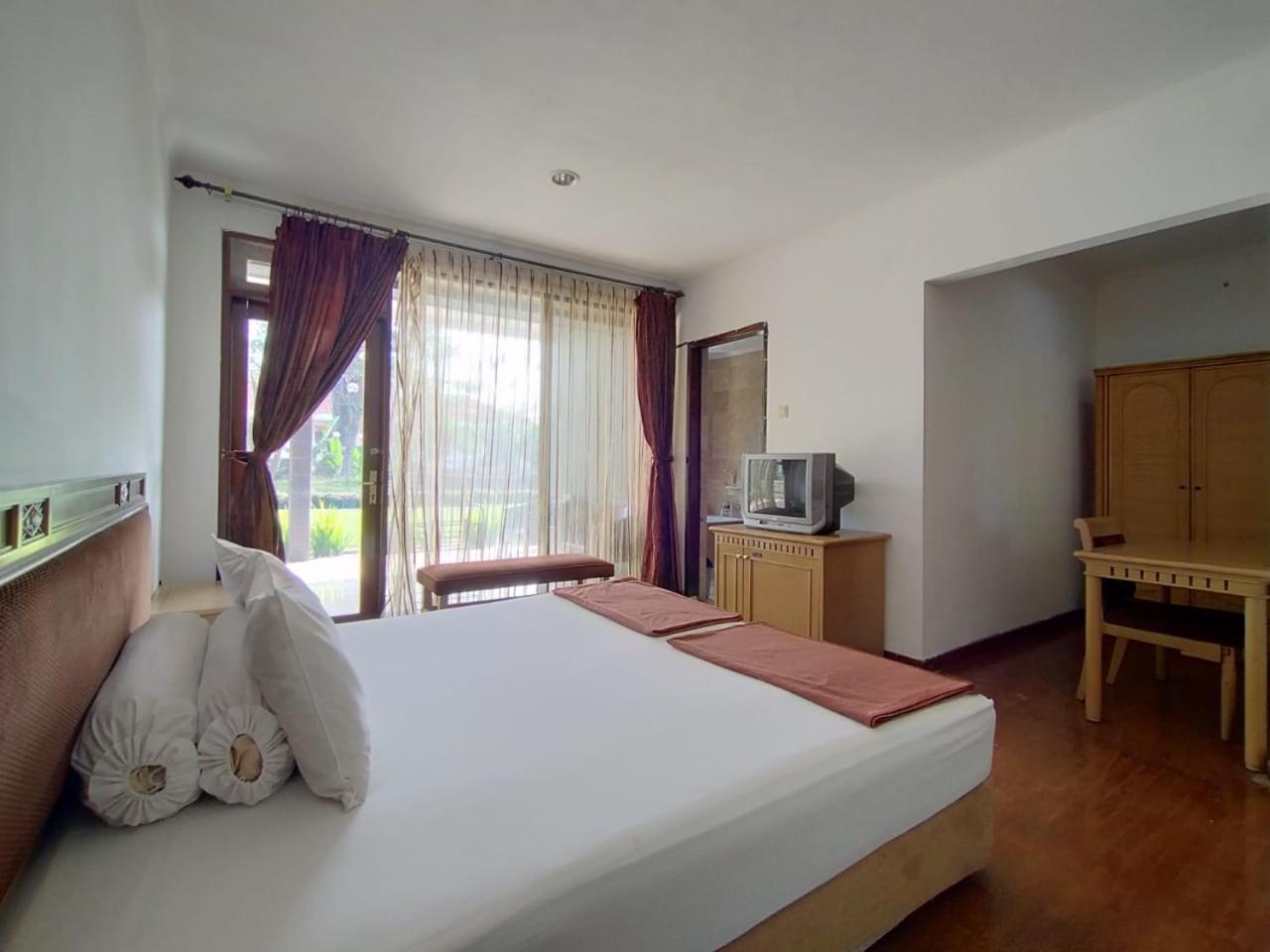 Villa Bukit Danau Lot 14 Cinengangirang ภายนอก รูปภาพ
