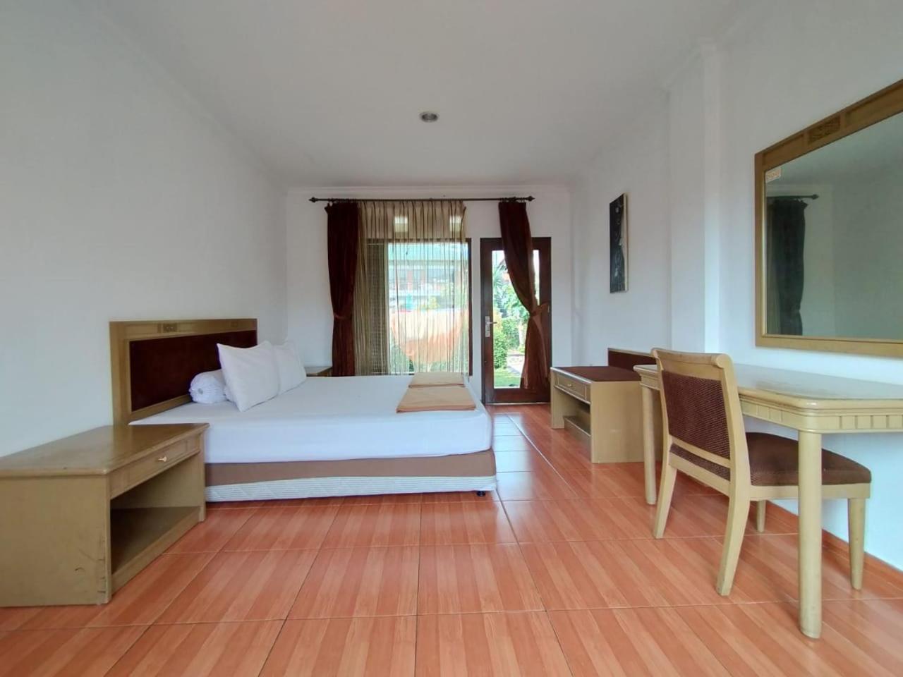 Villa Bukit Danau Lot 14 Cinengangirang ภายนอก รูปภาพ